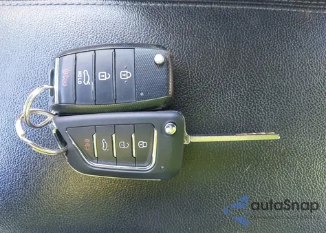 2020 Kia Optima Lx z USA, uszkodzony, nr VIN 5XXGT4L3XLG392233